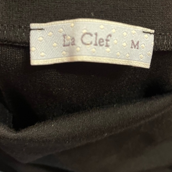 LaClef Women's Like New Black Mini Fitting Split Skirt - Picture 3 of 10